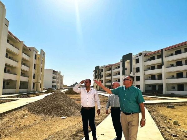 زيارة مدير عام دائرة الإسكان مجمع هيت السكني بمحافظة الأنبار