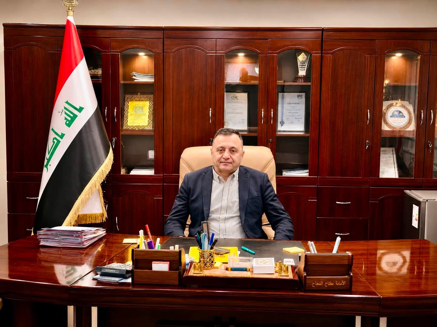 يتقدّم كادر دائرة الإسكان بأصدق التهاني وأسمى التبريكات إلى المهندس المعماري مازن عبد الفتاح نعمة ، بمناسبة تسنّمه مهام منصب المدير العام (وكالة)لدائرة الإسكان